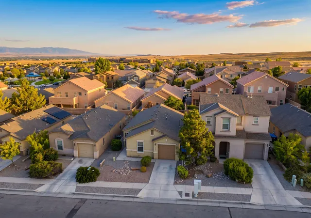 Photo 2 of Sale Pending at 10832 Gentry Ln Sw, Albuquerque, NM 87121 | MLS# 1108244 | Listing updated on 2026-08-27