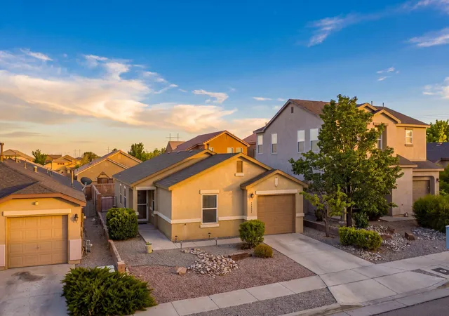 3rd image of 10832 Gentry Ln Sw, Albuquerque, NM 87121 | MLS# 1108244