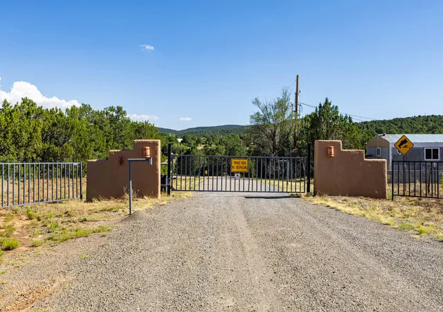 2nd image of 11 Monte Verde Rd, Tijeras, NM 87059 | MLS# 1108219