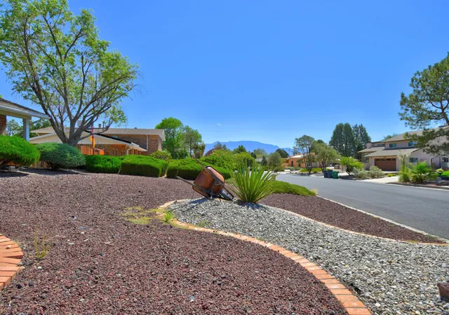 Photo 3 of Sale Pending at 3907 Saint Andrews Dr Se, Rio Rancho, NM 87124 | MLS# 1108259 | Listing updated on 2026-08-25