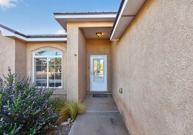 Photo 3 of Single family home for sale at 1265 Parkview Dr, Los Lunas, NM 87031 | MLS# 1108309 | Listing updated on 2026-08-08