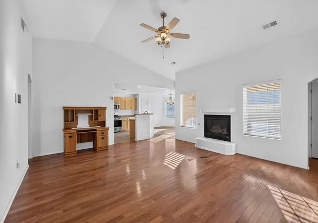 Photo 4 of Single family home for sale at 1265 Parkview Dr, Los Lunas, NM 87031 | MLS# 1108309 | Listing updated on 2026-10-01