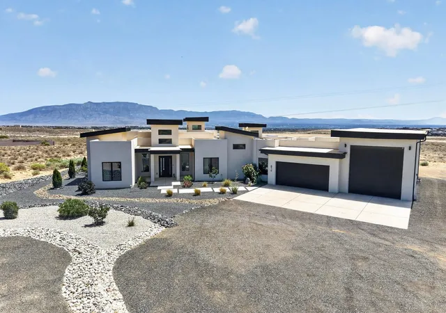 Photo 2 of Single family home for sale at 816 Villa Rd Se, Rio Rancho, NM 87124 | MLS# 1108336 | Listing updated on 2026-08-20