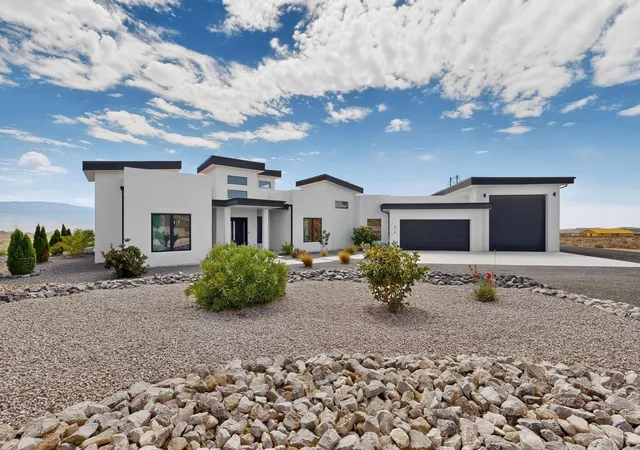 Photo 3 of Single family home for sale at 816 Villa Rd Se, Rio Rancho, NM 87124 | MLS# 1108336 | Listing updated on 2026-08-20