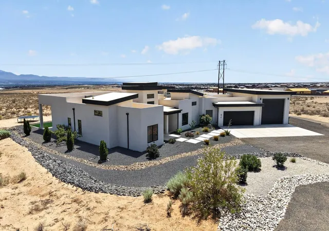 Photo 3 of Single family home for sale at 816 Villa Rd SE, Rio Rancho, NM 87124 | MLS# 1108336 | Listing updated on 2026-10-03