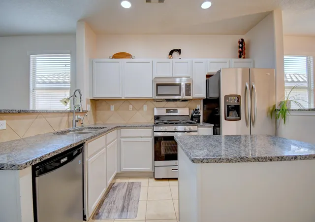 Photo 4 of Sale Pending at 2227 Vista De Colinas Dr SE, Rio Rancho, NM 87124 | MLS# 1108342 | Listing updated on 2026-08-05