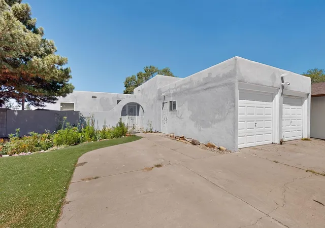 Photo 2 of Single family home for sale at 1709 Kirby St Ne, Albuquerque, NM 87112 | MLS# 1108305 | Listing updated on 2026-08-24