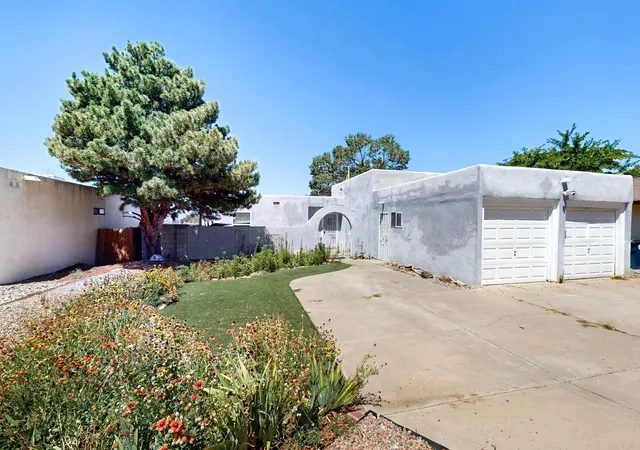 Photo 2 of Single family home for sale at 1709 Kirby St NE, Albuquerque, NM 87112 | MLS# 1108305 | Listing updated on 2026-08-24