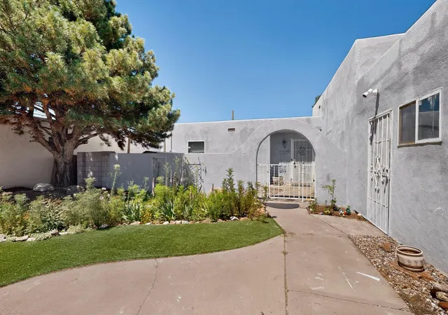 Photo 3 of Single family home for sale at 1709 Kirby St NE, Albuquerque, NM 87112 | MLS# 1108305 | Listing updated on 2026-08-24