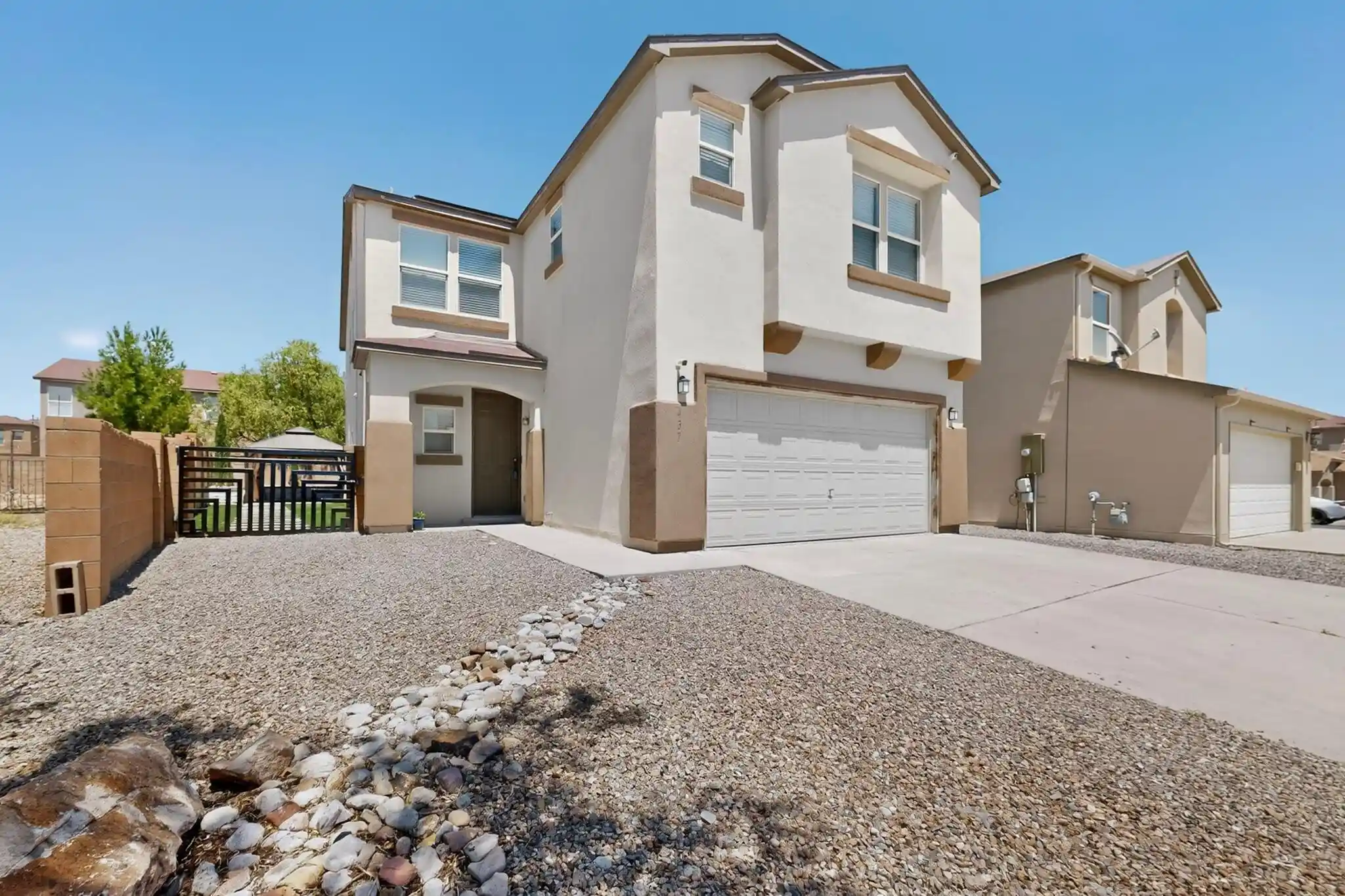 Photo 1 of Sale Pending at 437 Luminoso Dr Nw, Albuquerque, NM 87121 | MLS# 1108348 | Listing updated on 2026-10-28