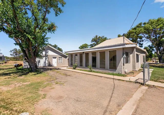 Photo 4 of Single family home for sale at 915 N Gabaldon Rd, Belen, NM 87002 | MLS# 1108354 | Listing updated on 2026-08-17