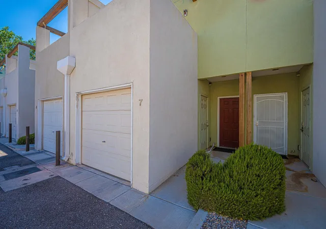 Photo 2 of Condo for sale at 702 Broadway Blvd SE #7, Albuquerque, NM 87102 | MLS# 1108356 | Listing updated on 2026-08-21