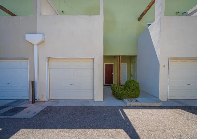 Photo 3 of Condo for sale at 702 Broadway Blvd SE #7, Albuquerque, NM 87102 | MLS# 1108356 | Listing updated on 2026-08-21