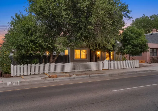 Photo 2 of Single family home for sale at 517 Coal Ave Se, Albuquerque, NM 87102 | MLS# 1108429 | Listing updated on 2026-08-27