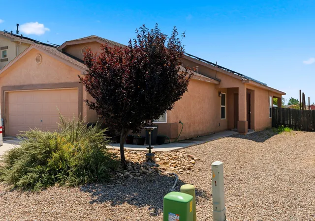 Photo 1 of Single family home for sale at 32 Salida Del Sol, Los Lunas, NM 87031 | MLS# 1108539 | Listing updated on 2026-08-18