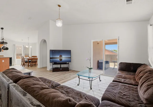 Photo 2 of Single family home for sale at 32 Salida Del Sol, Los Lunas, NM 87031 | MLS# 1108539 | Listing updated on 2026-08-18