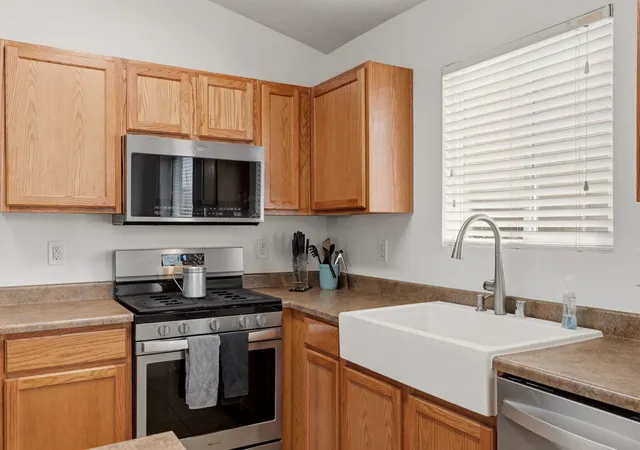 Photo 4 of Single family home for sale at 32 Salida Del Sol, Los Lunas, NM 87031 | MLS# 1108539 | Listing updated on 2026-08-18