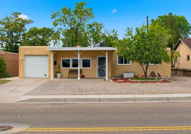 Photo 2 of Sale Pending at 9717 Snowheights Blvd Ne, Albuquerque, NM 87112 | MLS# 1108543 | Listing updated on 2026-08-18
