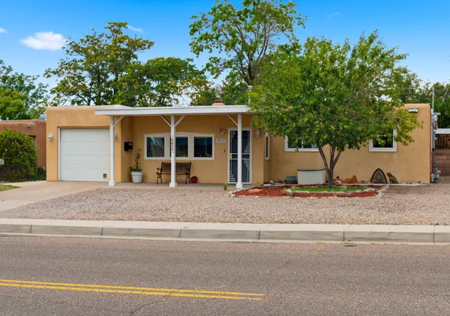 Photo 3 of Sale Pending at 9717 Snowheights Blvd NE, Albuquerque, NM 87112 | MLS# 1108543 | Listing updated on 2026-08-18