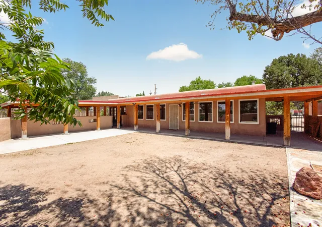 Photo 1 of Single family home for sale at 251 Sichler Dr Sw, Los Lunas, NM 87031 | MLS# 1108554 | Listing updated on 2026-08-06