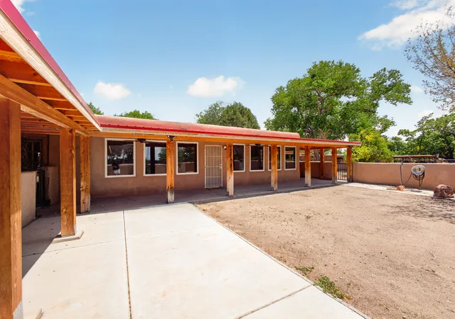 Photo 2 of Single family home for sale at 251 Sichler Dr Sw, Los Lunas, NM 87031 | MLS# 1108554 | Listing updated on 2026-08-06