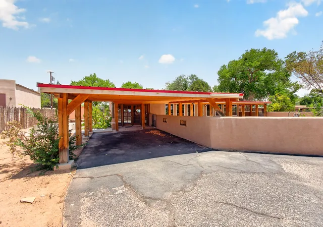 Photo 3 of Single family home for sale at 251 Sichler Dr SW, Los Lunas, NM 87031 | MLS# 1108554 | Listing updated on 2026-08-06