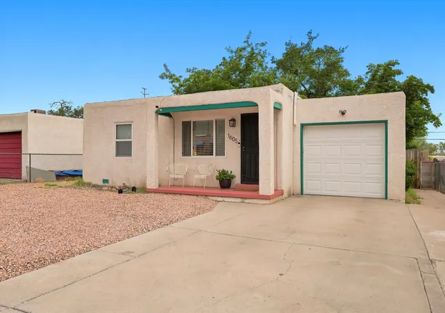 Photo 2 of Single family home for sale at 1605 Wilmoore Dr Se, Albuquerque, NM 87106 | MLS# 1108573 | Listing updated on 2026-08-13