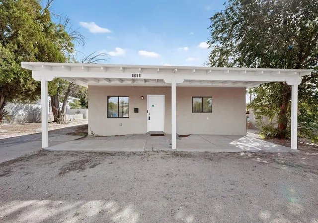 Photo 1 of Sale Pending at 1500 Alamo Ave Se, Albuquerque, NM 87106 | MLS# 1108609 | Listing updated on 2026-08-25
