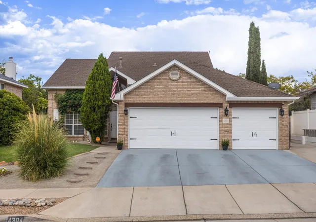 Photo 4 of Sale Pending at 4304 Rio Colorado Rd NW, Albuquerque, NM 87120 | MLS# 1108616 | Listing updated on 2026-08-17