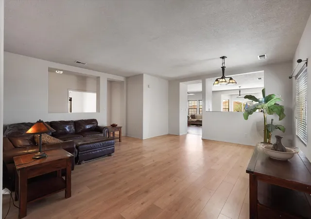 Photo 4 of Single family home for sale at 5524 Gladstone Dr NE, Rio Rancho, NM 87144 | MLS# 1108623 | Listing updated on 2026-08-17