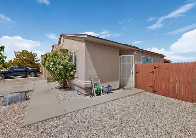 Photo 3 of Sale Pending at 736 Torretta Dr SW, Albuquerque, NM 87121 | MLS# 1108629 | Listing updated on 2026-09-01