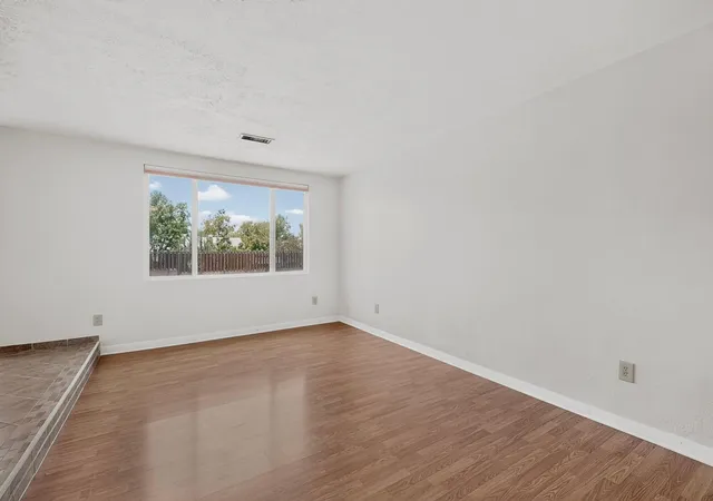 Photo 3 of Sale Pending at 11420 Manitoba Dr NE, Albuquerque, NM 87111 | MLS# 1108645 | Listing updated on 2026-08-17