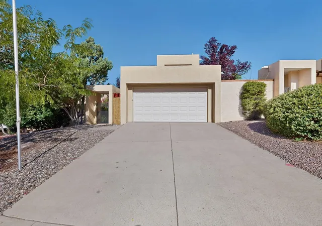 Photo 3 of Sale Pending at 10401 Camino Del Oso Ne, Albuquerque, NM 87111 | MLS# 1108646 | Listing updated on 2026-08-21
