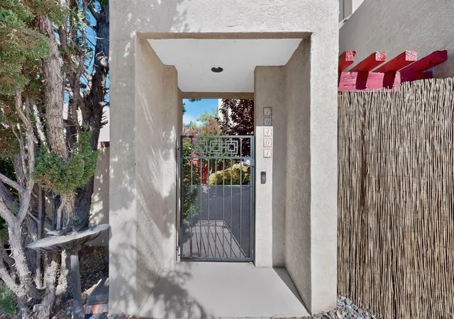 Photo 4 of Sale Pending at 10401 Camino Del Oso NE, Albuquerque, NM 87111 | MLS# 1108646 | Listing updated on 2026-08-21