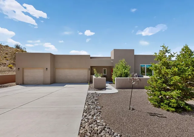 Photo 1 of Single family home for sale at 17 Basketweaver Ct, Placitas, NM 87043 | MLS# 1108663 | Listing updated on 2026-08-23