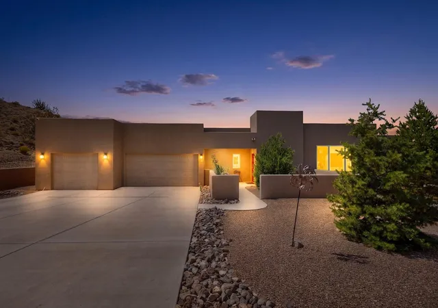 Photo 3 of Single family home for sale at 17 Basketweaver Ct, Placitas, NM 87043 | MLS# 1108663 | Listing updated on 2026-08-23