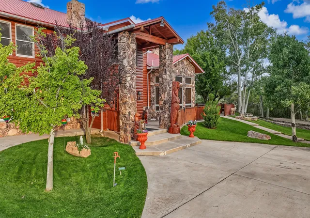 Photo 2 of Single family home for sale at 19 Double D Rd, Pecos, NM 87552 | MLS# 1108652 | Listing updated on 2026-08-11