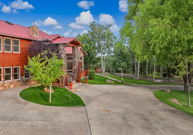 Photo 3 of Single family home for sale at 19 Double D Rd, Pecos, NM 87552 | MLS# 1108652 | Listing updated on 2026-08-11