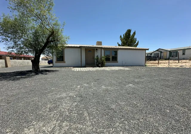 Photo 3 of Sale Pending at 1006 26th Street SW, Rio Rancho, NM 87124 | MLS# 1108716 | Listing updated on 2026-08-17