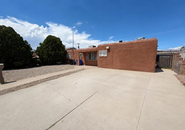 Photo 2 of Single family home for sale at 3213 Ortiz Dr Ne, Albuquerque, NM 87110 | MLS# 1108733 | Listing updated on 2026-08-22