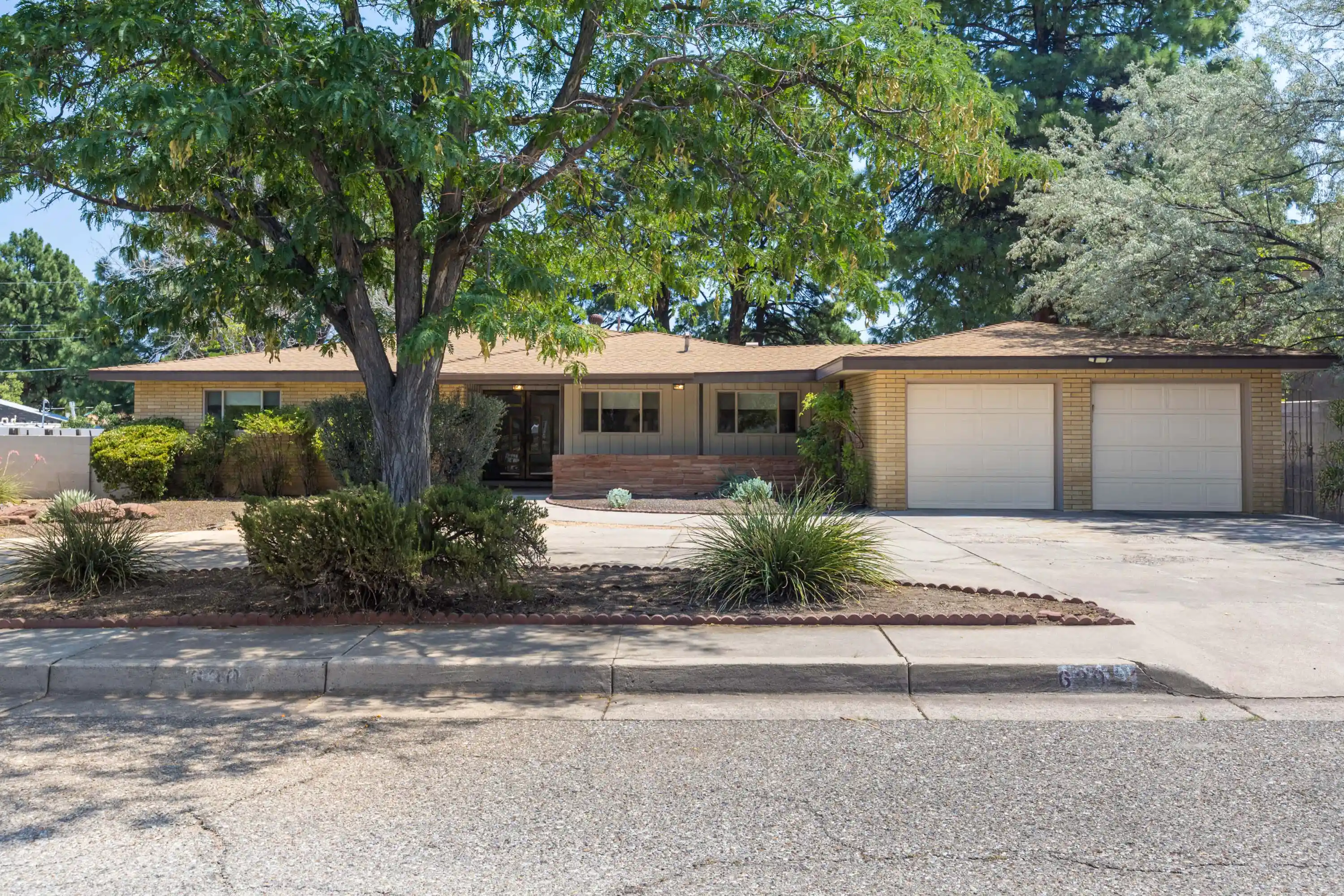Photo 1 of Single family home for sale at 630 Sierra Dr Se, Albuquerque, NM 87108 | MLS# 1108748 | Listing updated on 2026-10-22