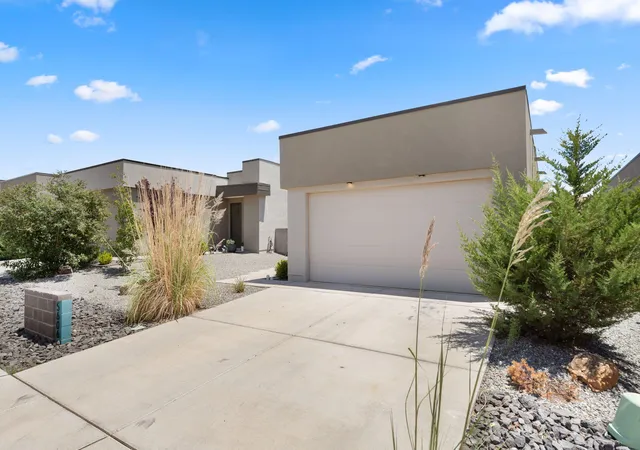 Photo 3 of Single family home for sale at 5606 Linq Ct Ne, Rio Rancho, NM 87144 | MLS# 1108756 | Listing updated on 2026-08-13