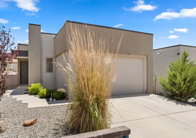 Photo 3 of Single family home for sale at 5606 Linq Ct NE, Rio Rancho, NM 87144 | MLS# 1108756 | Listing updated on 2026-08-13