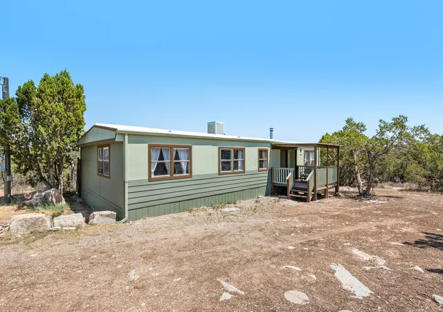 Photo 3 of Manufactured home for sale at 197 Skyline Dr, Edgewood, NM 87015 | MLS# 1108771 | Listing updated on 2026-09-01