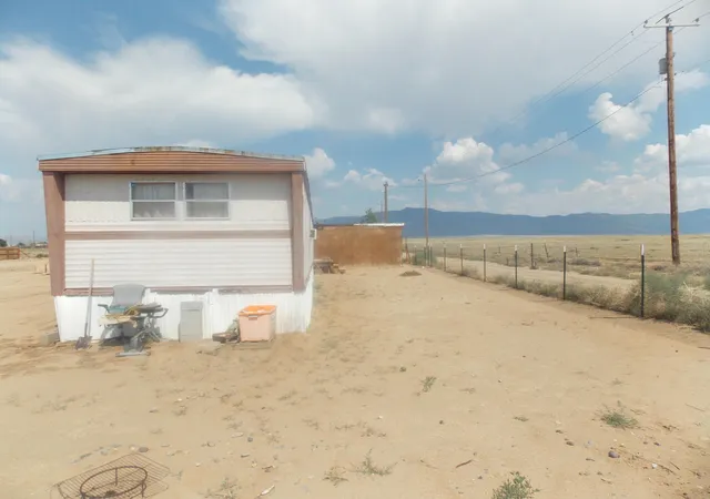 Photo 2 of Manufactured home for sale at 442 Meadowlake Rd, Los Lunas, NM 87031 | MLS# 1108799 | Listing updated on 2026-08-19