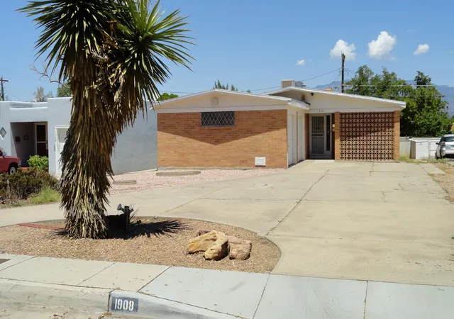 Photo 1 of Single family home for sale at 1908 Ridgecrest Dr Se, Albuquerque, NM 87108 | MLS# 1108809 | Listing updated on 2026-08-15