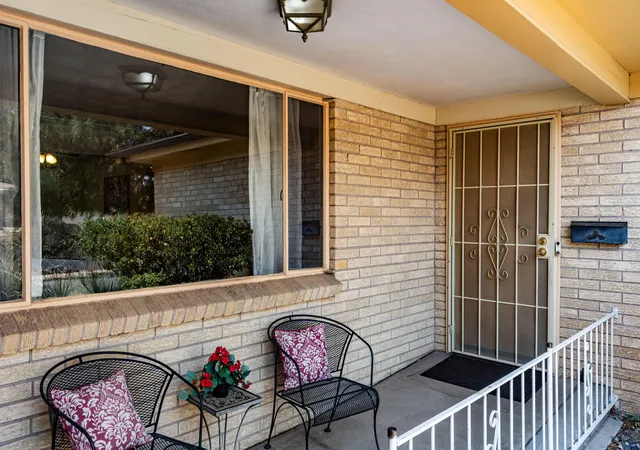 Photo 3 of Sale Pending at 507 Alvarado Dr Ne, Albuquerque, NM 87108 | MLS# 1108821 | Listing updated on 2026-08-22