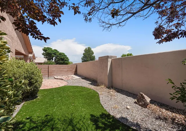 Photo 3 of Sale Pending at 7632 Via Cometa Sw, Albuquerque, NM 87121 | MLS# 1108823 | Listing updated on 2026-08-17