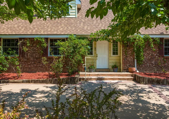 2nd image of 1020 Loyola Pl Ne, Albuquerque, NM 87112 | MLS# 1108883