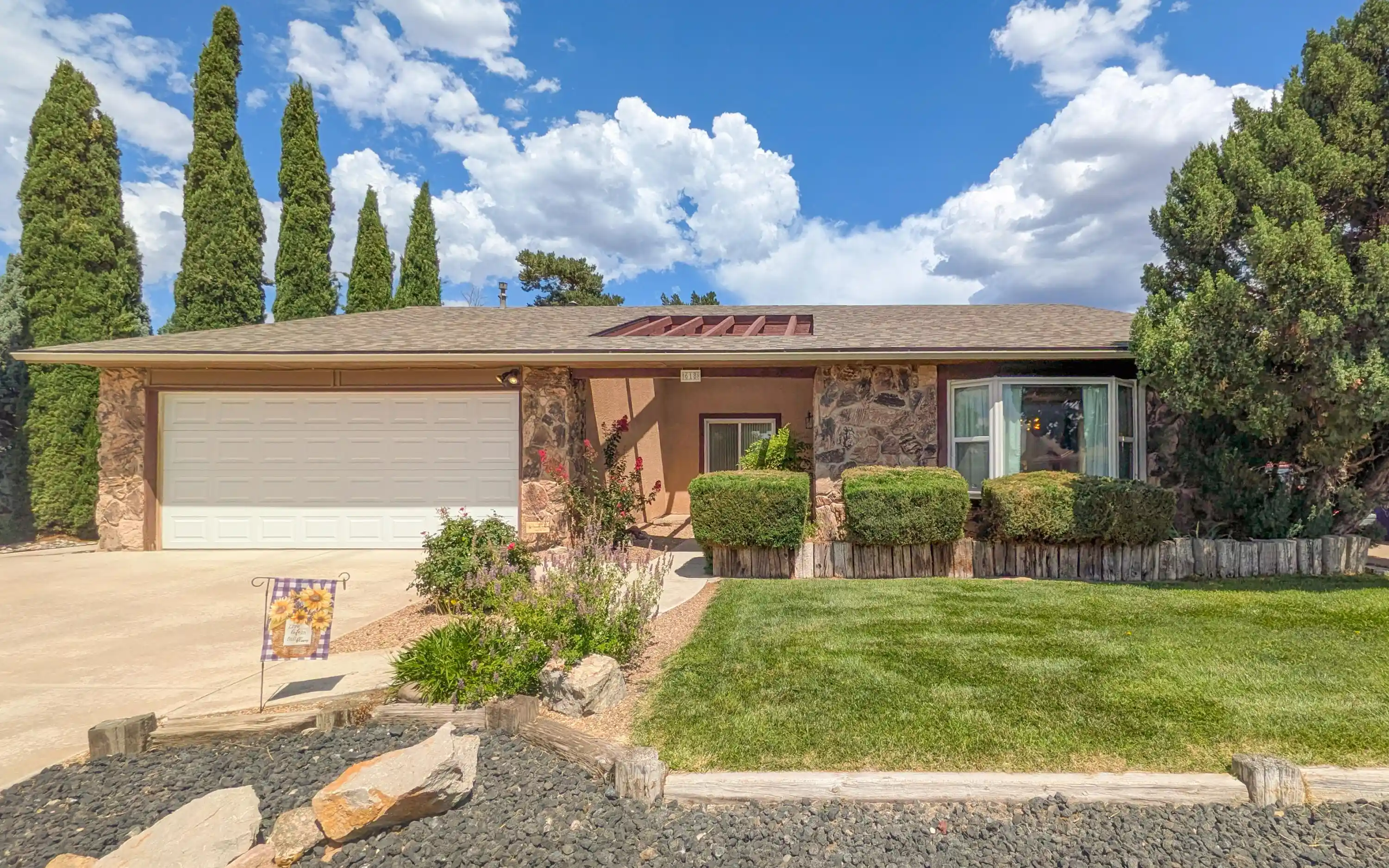Photo 1 of Sale Pending at 618 Paseo Del Mar Ne, Albuquerque, NM 87123 | MLS# 1108888 | Listing updated on 2026-10-21